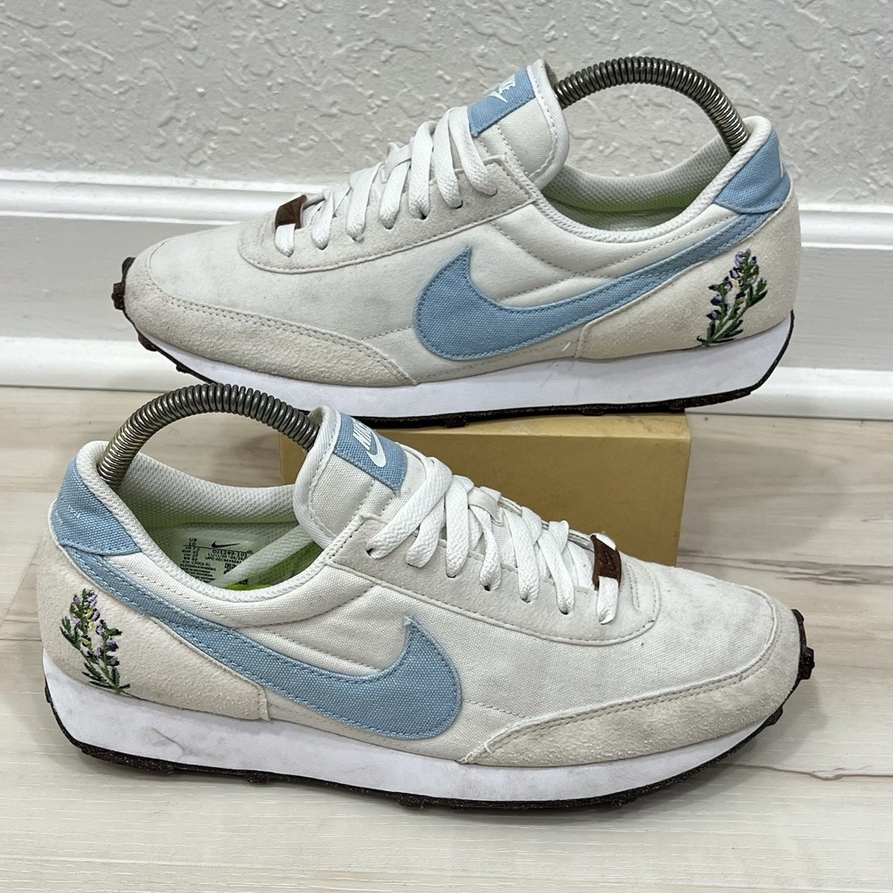 Nike Daybreak SE Pagoda Women's Size 10 US White Blue Athletic Shoes DJ1299-101